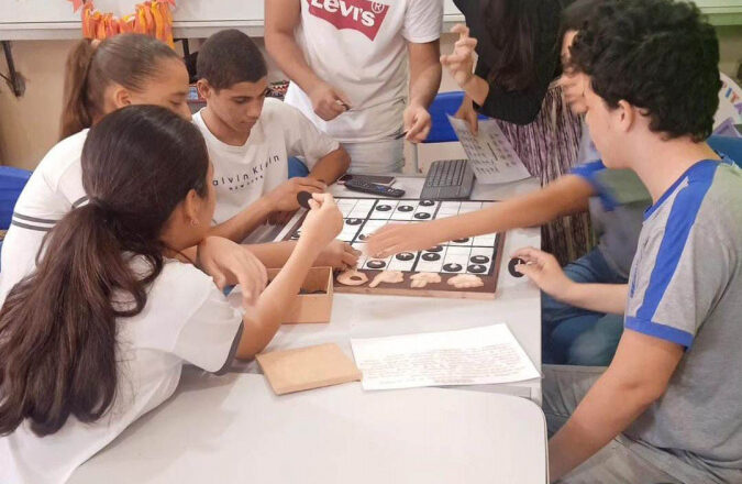 200 alunos da rede estadual com altas habilidades apresentam projetos em Foz do Iguaçu