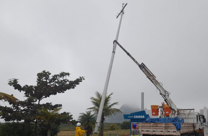 Estado retoma instalação de superpostes na nova Orla de Matinhos