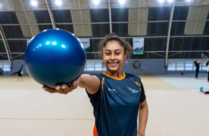 Barbara Domingos conquista o melhor resultado do Brasil na ginástica rítmica em Olimpíadas