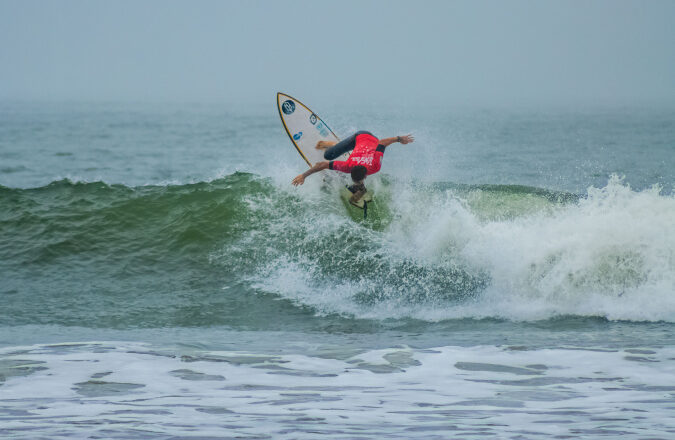 Paranaense termina no pódio na 3ª Taça Brasil 5000 de Surf, disputada no Pico de Matinhos