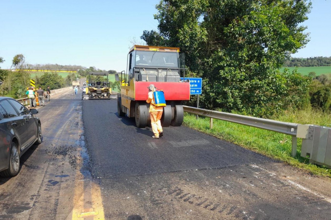 Ponte entre Itapejara d’Oeste e Coronel Vivida passa a operar em pare-e-siga