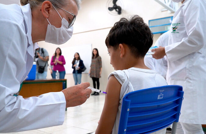 Primeira etapa da força-tarefa de vacinação nas escolas soma mais de 86 mil doses aplicadas